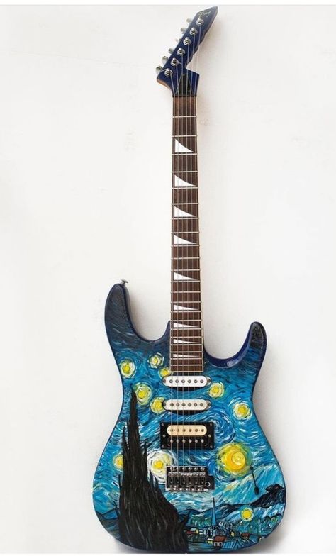 Cool Guitar Designs, Painted Electric Guitar, Green Day Logo, Coolest Guitars, Retro Games Wallpaper, Guitar Obsession, Guitar Painting, Unique Guitars, Cool Electric Guitars