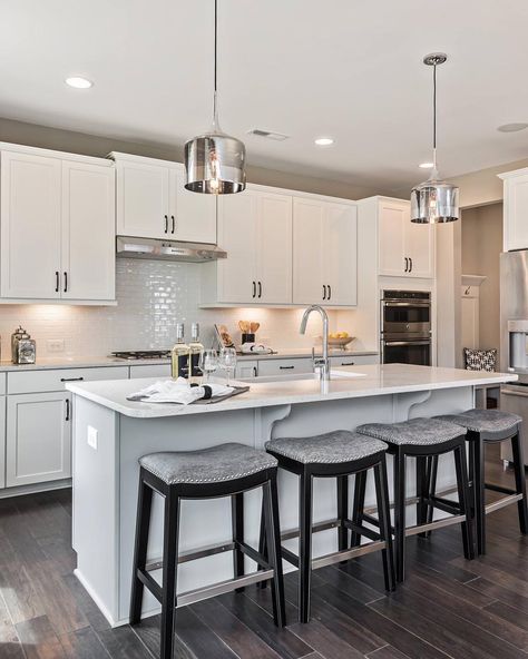 What will you cook up? Modern Southwest Decor, Taylor Morrison Homes, Classical Kitchen, Taylor Morrison, Kitchen Ideas Modern Luxury, Kitchen Cabinets Makeover, Old Kitchen, Modern Farmhouse Kitchens, Building A New Home