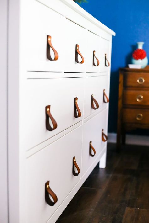 How to create simple and gorgeous DIY leather drawer pulls for your furniture. #diy #diyproject #leather #diydrawerpulls #drawerpulls #leatherproject #bedroom #dresser Diy Leather Drawer Pulls, Dresser Drawer Handles, Leather Drawer Pulls, Ikea Dresser, Diy Drawers, Diy Dresser, Dresser Drawer, Old Dressers, How To Make Diy