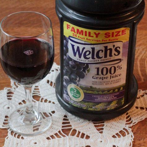 Grape Juice Wine Recipe, Grape Wine Recipe, Making Wine From Grapes, Welch Grape Juice, Homemade Moonshine, Wine Making Recipes, Homemade Wine Recipes, Homemade Alcohol, Homemade Liquor