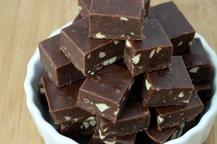 Kailua Fudge, Buttermilk Fudge Recipe, Creamy Fudge Recipes, Coffee Fudge Recipes, Kahlua Fudge, Creamy Fudge Recipe, Chocolate Fudge Recipes Easy, Maple Fudge Recipes, Vanilla Fudge Recipes