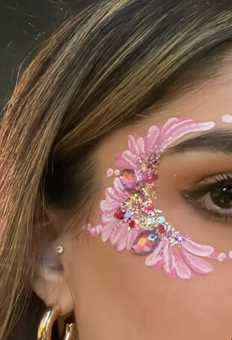 Face Glitter Designs, Face Painting Glitter, Rave Face Paint, Face Painting Designs Creative, Face Paint Festival, Face Paint Booth, Face Paint Glitter, Glitter Face Paint, Fairy Face Paint