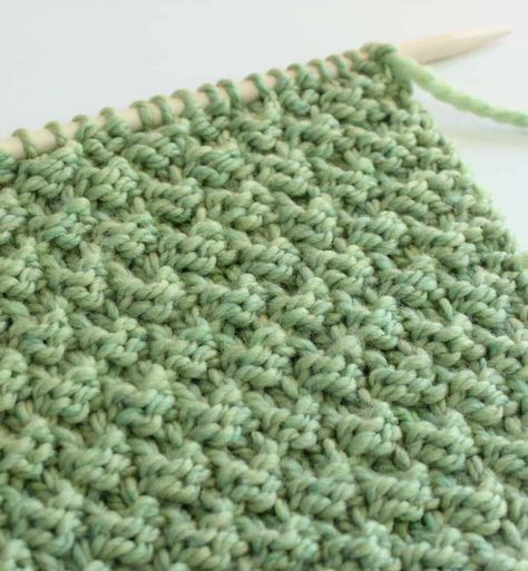 This Double Moss Knit Stitch Pattern is perfect to knit up a cozy pillow, blanket, hat, or scarf. Another variation on the Seed and Irish Moss stitches, check out this sweet and simple textured pattern achieved by a 4-row repeat of knit and purl stitches for beginning knitters. Get free Knitting Pattern, Chart, Photos, and Video Tutorial by Studio Knit. Irish Moss Stitch Knitting, Double Moss Stitch Knitting, Knitting Pattern Chart, Knitting Nancy, Double Moss Stitch, Baby Blanket Knitting Pattern Easy, Irish Moss Stitch, Moss Stitch Pattern, Prayer Shawl Patterns