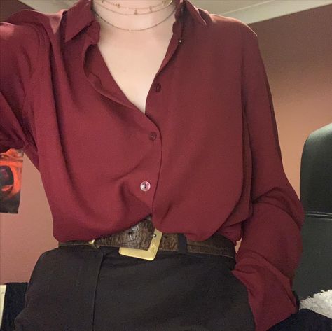 Maroon Button Up Shirt Outfits Women, Maroon Tshirt Outfits Women, Red Collared Shirt Outfit, Red Button Down Shirt Outfit, Red Shirt Outfit Aesthetic, Red Button Up Shirt Outfit, Red Shirt Women, Maroon Shirt Outfit, Red Shirt Outfit