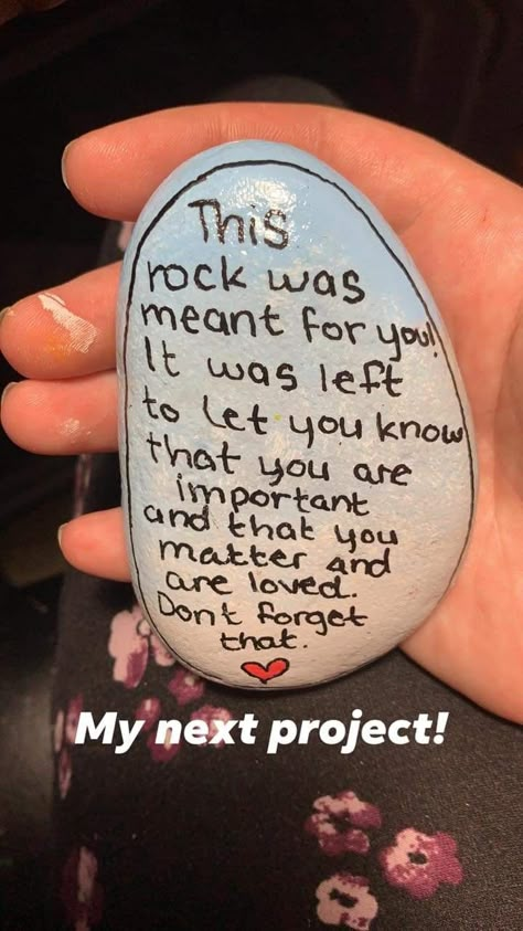 Quotes For Rock Painting, Painted Rocks With Quotes, Motivational Painted Rocks, Kindness Rocks Quotes, Inspirational Rock Painting Ideas, Easy Things To Paint On Rocks, Painted Rocks Ideas Creative, Rocks Painted Ideas, Kindness Rock Garden