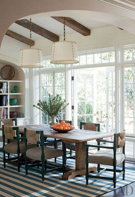 2 pendants over table. Traditional Dining Room by Peter Dunham Design Traditional Dining Rooms, Sala Grande, Real Estat, Traditional Dining, Traditional Dining Room, White Rooms, Home Decor Trends, Dining Room Design, Architectural Digest