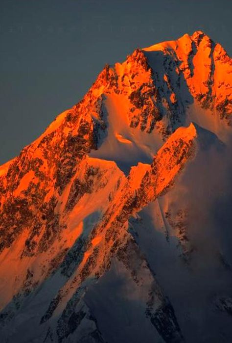 Orange Mountain Aesthetic, Orange Mountains, Red Sunrise, Mountain Formation, Mountain Landscape Photography, Sunrise Art, Red Backpack, Breathtaking Places, Orange Aesthetic