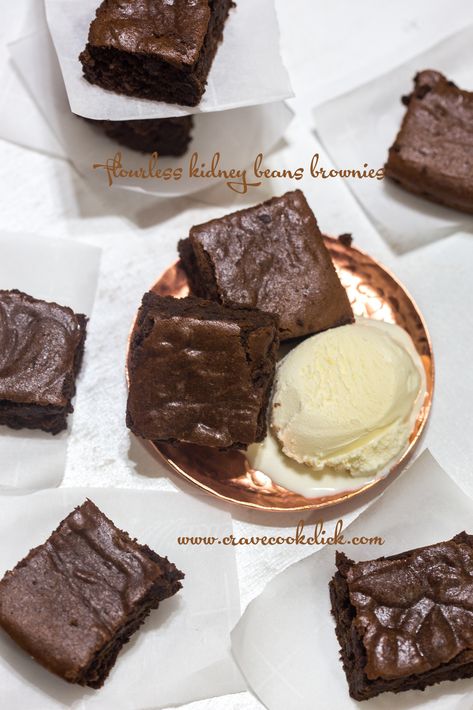 Kidney Bean Cake, Kidney Bean Dessert, Red Bean Brownies, Kidney Bean Brownies, Bean Desserts, Gluten Free Chocolate Brownies, Recipes With Kidney Beans, Chocolate Slice, Bean Brownies