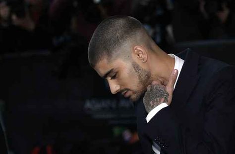 Zayn Malik Buzz Cut Styles, Crew Cut Haircut, Zayn Malik Hairstyle, Buzz Cut Hairstyles, Mens Summer Hairstyles, Hair Evolution, Shaving Your Head, Bald Hair, Bald Heads