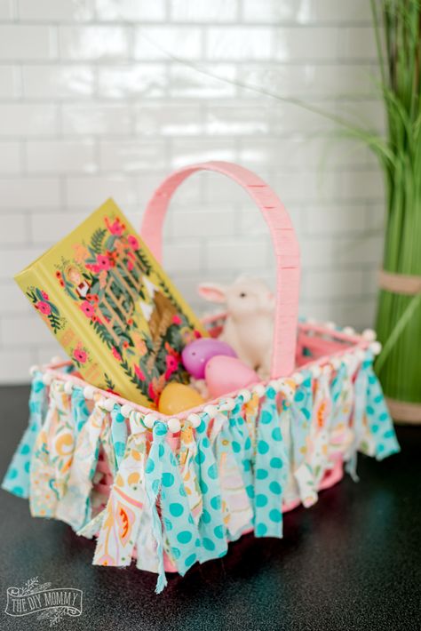 Make An Easter Basket, Fun Easter Baskets, Easter Baskets To Make, Crafty Gemini, Decorating Easter Baskets, Diy Mommy, Easter Bunny Basket, Fabric Garland, Diy Gifts For Kids