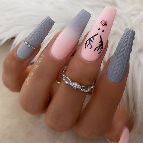 This winter-themed nail art features a cozy knitted effect on grey nails, paired with a soft pink ombre that fades into white. The middle nails are adorned with a stylish reindeer silhouette and a touch of rhinestones, adding a festive yet classy touch. Ombre Winter Nails, Gray Ombre Nails, Middle Nails, Grey Nails, Reindeer Silhouette, Gray Ombre, Pink Ombre Nails, Winter Nails Acrylic, Gray Nails