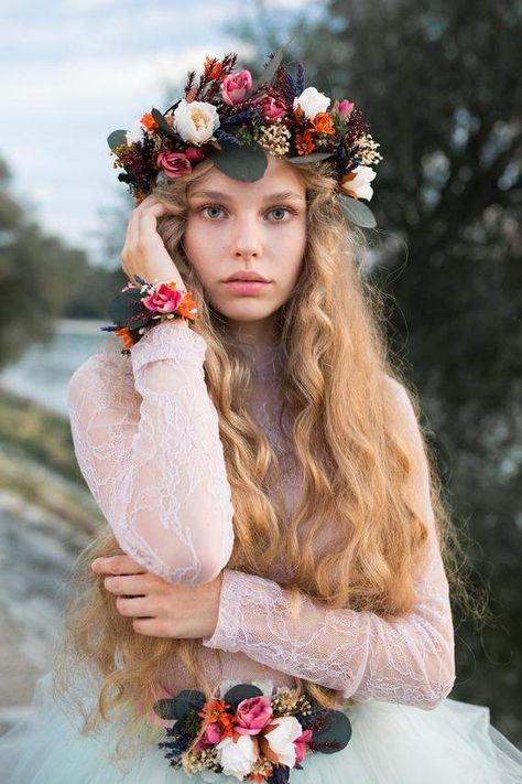 Alternative Weddings, Crown Hairstyle, Boho Wedding Crown, Crown Bridal Hair, Half Wreath, Wedding Hair Extensions, Flower Wreath Hair, Bridal Hair Wreath, Web Ideas