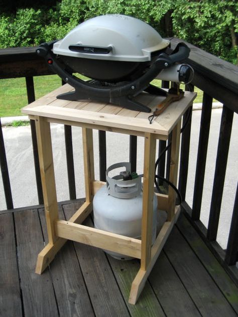 grill stand Portable Bbq Stand, Bbq Stands Ideas, Weber Grill Cart, Diy Bbq Grill, Small Gas Grill, Diy Grill Table, Bbq Stand, Grill Stand, Grill Cart