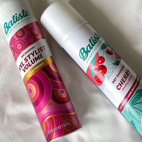 Busy days just got a whole lot easier with Batiste Dry Shampoo! 🌟 My go-to for those in-between wash days, it eliminates oil, refreshes my hair in just 1 minute, and adds that much-needed volume. Plus, it smells amazing! Perfect for any situation, this is definitely my top pick for fab hair anytime, anywhere. ✨ @officialbatistemy @watsonsmy #batistedryshampoo #batistemy #1dryshampoo #instantrefresh Batiste Dry Shampoo, Smells Amazing, Dry Shampoo