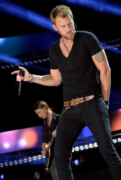 Charles Kelly from Lady Antebellum. Yep ! Charles Kelley, Everything Country, Country Bands, Zac Brown Band, Lady Antebellum, Country Girl Quotes, Country Music Artists, Country Music Singers, Country Men