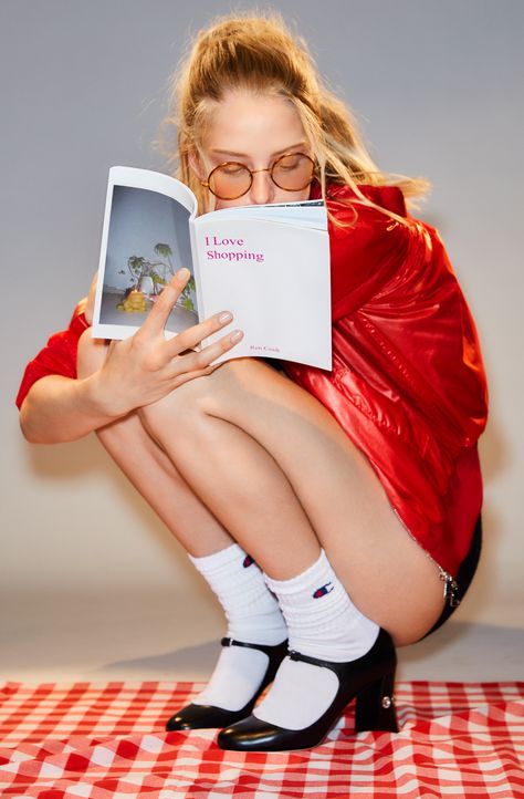 Charlie Engman, Left On Read, Library Photo Shoot, Interview Magazine, Book Editorial, Magazine Interview, Pose Reference Photo, 인물 사진, Photo Library