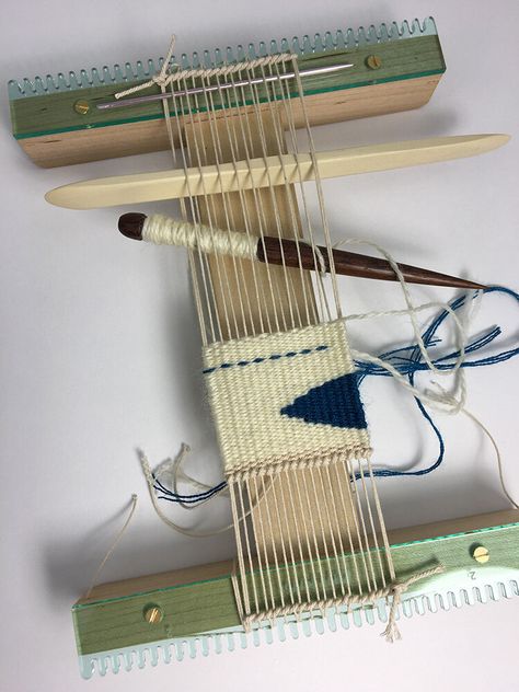 Weave Without A Loom, Frame Loom Weaving Projects, Tiny Loom Weaving, Loom Tools, Taking Weaving Off Loom, Tiny Tapestry Weaving, Frame Weaving, Diy Loom, Mini Loom