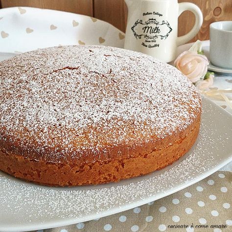 TORTA DELLA SUOCERA ALLA RICOTTA dolce soffice è una di quelle torte classiche, molto semplice da preparare , umida , soffice e buonissima. Coconut Sponge Cake, Ricotta Cake Recipes, Italian Desserts Traditional, Meat Pie Recipe, Parmesan Roasted Potatoes, King Food, Apple Bread, Plum Cake, Pureed Food Recipes