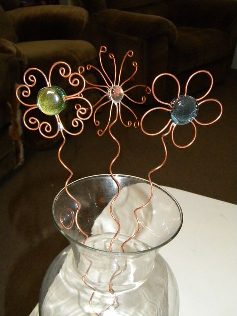 Sculptures Sur Fil, Wire Decor, Copper Wire Art, Wire Ornaments, Bijoux Fil Aluminium, Wire Flowers, Copper Art, Wire Sculpture, Wire Weaving