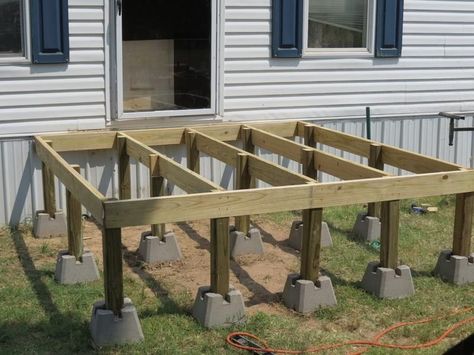 Save yourself a lot of money by designing and building your own deck. http://www.thisoldhouse.com/toh/how-to/intro/0,,262821,00.html Wooden Deck, Railing Ideas, Small Deck Decorating Ideas, Mobile Home Porch, Deck Railing, Small Deck, Pools Backyard, Deck Designs, Deck Decorating Ideas On A Budget