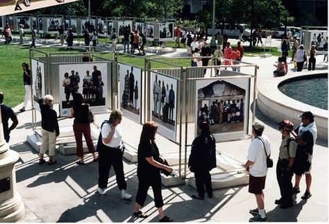 Outdoor Exhibitions of 1000 Families photos | Les expositions des 1000 familles dans le monde entier Outdoor Exhibition, Exhibition Plan, Photo Exhibit, Museum Exhibition Design, Art Galleries Design, Interactive Exhibition, Photography Exhibition, Interactive Installation, Exhibition Display