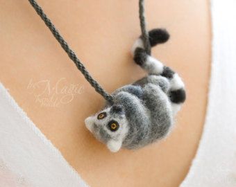 Needle felted lemur necklace, lemur jewelry, animal pendant, lemur gift, lemur necklace, kumihimo, braided necklace, felt lemur Lemur Art, Tovad Ull, Wool Animals, Jewerly Making, Clay Craft, Felt Mouse, Braided Necklace, Needle Felting Projects, Needle Felted Animals