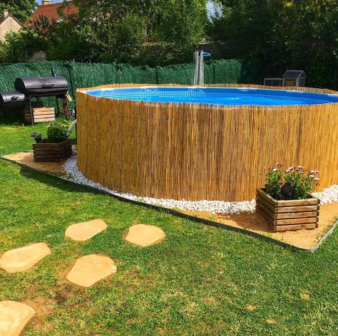 Piscina Pallet, Inground Pool Landscaping, Cheap Pool, Pool Deck Ideas, Best Above Ground Pool, Deck Decor, Outdoor Pool Area, Deck Backyard, House Pool