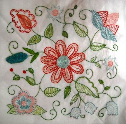 Free patterns: Embroidered quilt blocks Embroidery Outline, Jacobean Embroidery, Embroidered Quilts, Embroidery Transfers, Crewel Embroidery, Needle Work, Embroidered Pillow, Hand Embroidery Patterns, Embroidery Inspiration