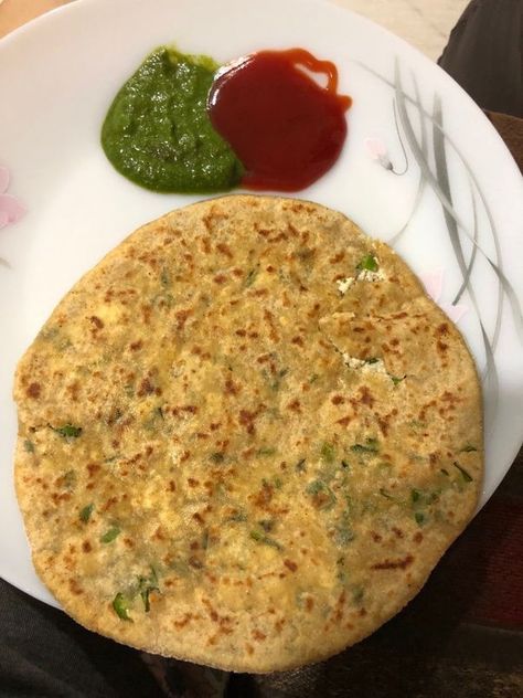 Indian Breakfast Snap, Relationship Cartoons, Afghan Food Recipes, Foodie Pics, Quick Lunch Recipes, Diary Book, Desi Food, Vegetarian Fast Food, Vegetarian Snacks Recipes