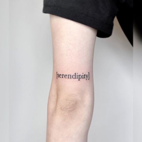 $ I M O N on Instagram: “[serendipity] script ⠀ 👉🏻 swipe right ✨⠀ ⠀ ❖⠀ ❖⠀ ☞ @saphirtattoos⠀ ☞ @inkwelltattooclub 📍Schweinfurt ⠀ ⠀ -⠀ -⠀ -⠀ #tattoolifegallery #tattz…” Serendipity Tattoo Ideas, Serendipity Tattoo, Tattoo Beautiful, P Tattoo, Latest Tattoos, Tattoo Artwork, Drawings Ideas, Swipe Right, Subtle Tattoos