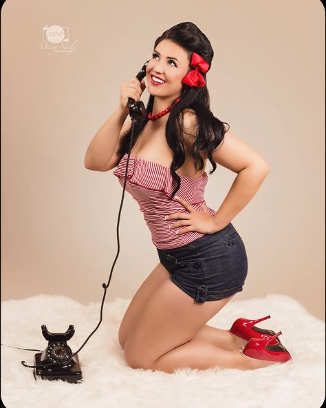 Pinup session with Michelle ✨ #pinup #pinupphotography #pinupmodel #georgiapeach Pin Up Poses Reference, Pin Up Pose, Vintage Pinup Photoshoot, Modern Rockabilly, Pinup Photoshoot, Pinup Poses, Pin Up Poses, Rockabilly Pinup, Pin Up Model