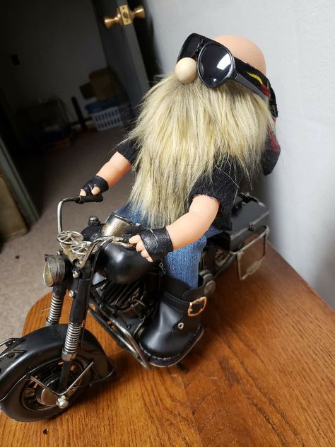 Crown Royal Crafts, Harley Men, Yard Gnomes, Harley Davidson Decor, Biker Gnomes, Burlap Wreath Diy, Art Dolls Cloth, Gnomes Diy, Diy Gnomes