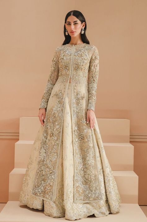 Walima Dress, Eastern Wear, Desi Wedding Dresses, Latest Bridal Dresses, Asian Bridal Dresses, Bridal Dresses Pakistan, Desi Fits, Lehenga Style, Desi Outfits