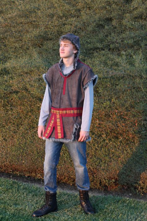 Kristoff costume idea for the hubbs Wacky Wednesday Outfit Spirit Week, Wacky Wednesday Outfit, Kristoff Costume, Olaf Halloween Costume, Frozen Costumes, Frozen Halloween, Olaf Costume, Princess Tutu Dresses, Wednesday Outfit