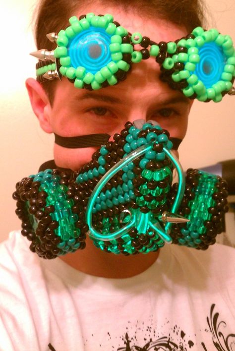 Kandi Mask Step by Step | Kandi Mask Patterns Kandi Gas Mask, Kandi Mask Patterns, Loom Band Ideas, Kandi Rave, Bead Cuff Bracelet, Kandi Mask, Rave Kandi, Rave Mask, Kandi Beads