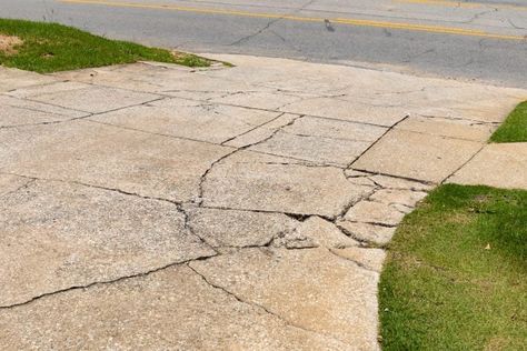 How To Fix Spalling Concrete in Your Driveway Concrete Cracks, Cement Driveway, Driveway Resurfacing, Concrete Repair Products, Broken Concrete, Asphalt Driveway, Concrete Sealer, Mix Concrete, Gravel Driveway