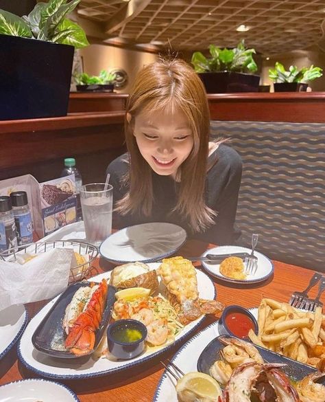 Cheddar Bay Biscuits, Chou Tzu Yu, Sana Momo, Twice Tzuyu, Chou Tzuyu, Tzuyu Twice, Im Nayeon, Momo Sana, Jyp Entertainment