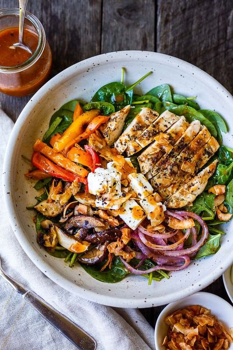 Spinach Salad with Grilled Chicken & Veggies | Feasting At Home Healthy Dinner Ideas With Vegetables, Yummy Salad Ideas, Healthy French Meals, Healthy Food Recipes Lunch, Easy Healthy Recipe Ideas, Simple Healthy Meals For Dinner, Chicken Summer Salad, Healthy Recipes Salad, Meat And Salad