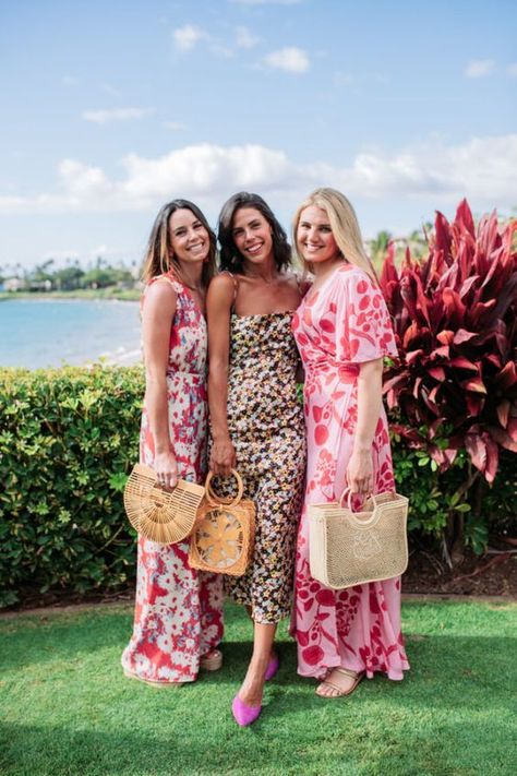 What to wear to a destination wedding - from Hawaii, to Mexico, to the Caribbean to Italy, I've got you covered! #weddingguest #weddingdress #guestdress Tropical Wedding Attire, Hawaii Wedding Guest, Destination Wedding Guest Attire, Beach Formal Wedding, Resort Formal, Beach Formal Attire, Coastal Cocktail, Wedding In Vegas, Four Seasons Maui