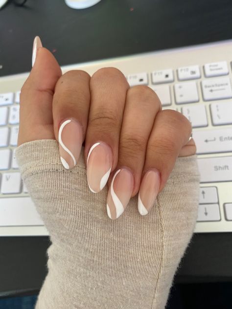 Square Acrylic Nails Classy, Acrylic Nails Chic, Tan Nails, Wave Nails, Green Acrylic Nails, Nails Classy, Nails Gel Nails, Graduation Nails, Lines On Nails