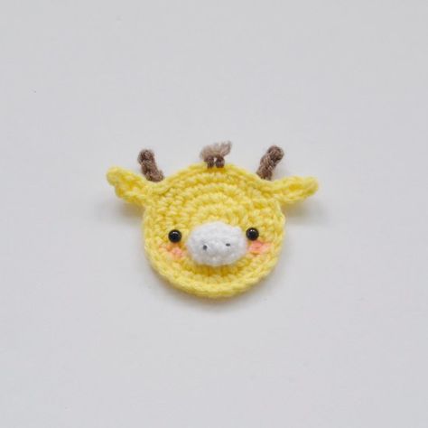 Giraffe Applique Crochet Pattern Giraffe Applique, Freebies Pattern, Crochet Appliques, Crochet Bookmark Pattern, All Free Crochet, Crochet Things, Cute Giraffe, Crochet Bookmarks, Crochet Cross