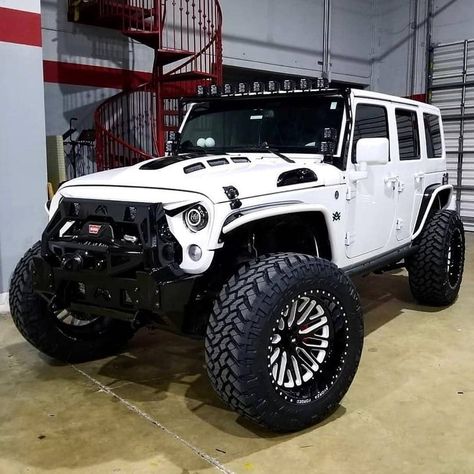 White Jeep Wrangler Unlimited, White Jeep Wrangler, Jeep Sahara, Jeep Wrangler Lifted, Badass Jeep, White Jeep, Custom Jeep Wrangler, Jeep Mods, Jeep Wrangler Accessories