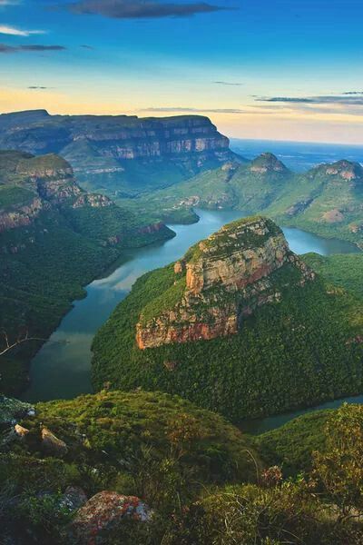 Blyde River Canyon  Mpumalanga South Africa BEAUTIFUL!! Mpumalanga South Africa, South Africa Road Trips, Solar Punk, River Canyon, African Travel, Africa Do Sul, Lovely Places, South Africa Travel, Garden Route