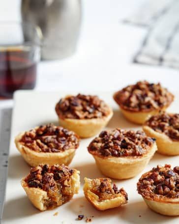 Pecan Tassie Recipe, Cream Cheese Crust, Mini Pecan Pie, Pecan Pie Cookies, Mini Pecan Pies, Pecan Pies, Pecan Tarts, Cheese Crust, Make Cream Cheese