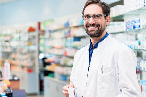 Photo apothecary in pharmacy standing at... | Premium Photo #Freepik #photo #pharmacist #pharmacy-store #drugstore #shop-counter Study Photoshoot, Pharmacy Photography, Pharmacy Study, Pharmacy Images, Apothecary Pharmacy, Angina Pectoris, Pharmacy Tech, Tech Job, Pharmacy Technician