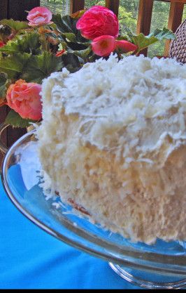 Halekulani Hotel Coconut Cake Brze Torte, Coconut Layer Cake, Coconut Filling, Coconut Cake Recipe, Moist Cake, Coconut Recipes, Coconut Cake, Moist Cakes, Cake Flavors