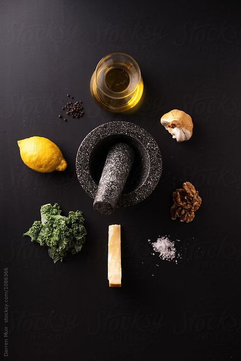 Pesto Photography Food Styling, Simple Food Photography Ideas, Food Ingredients Photography, Food Photography Simple, Simple Food Photography, Ingredient Photography, Pesto Ingredients, Spice Photography, Spices Photography