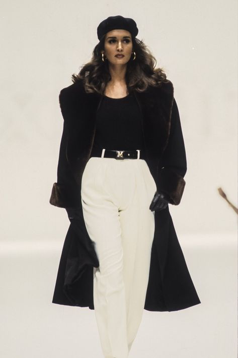 Max Mara - Fall 1992 RTW Fashion Collection Inspiration, 90s Runway Fashion, 1990s Fashion, 90s Fashion Outfits, 90s Outfit, Mode Inspo, Outfits Women, Mode Vintage, Lookbook Outfits