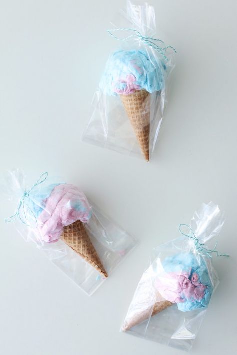 Cotton Candy Cones Diy, Cotton Candy Machine Party, Cotton Candy Ice Cream Cones, Threenage Dream, Cotton Candy Cones, Popcorn Cones, Cotton Candy Wedding, Cotton Candy Cone, Cones Diy