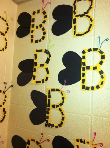 Today I introduced the letter "B b" B Is For Bumble Bee Craft, Preschool Letter B, Bumble Bee Craft, Spring Themes, Spring Flower Crafts, Bee Craft, Prek Crafts, Bee Crafts For Kids, Bee Activities